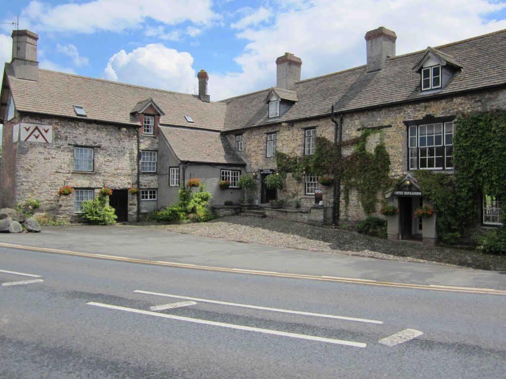 The Three Cocks Coaching Inn Glasbury Екстер'єр фото